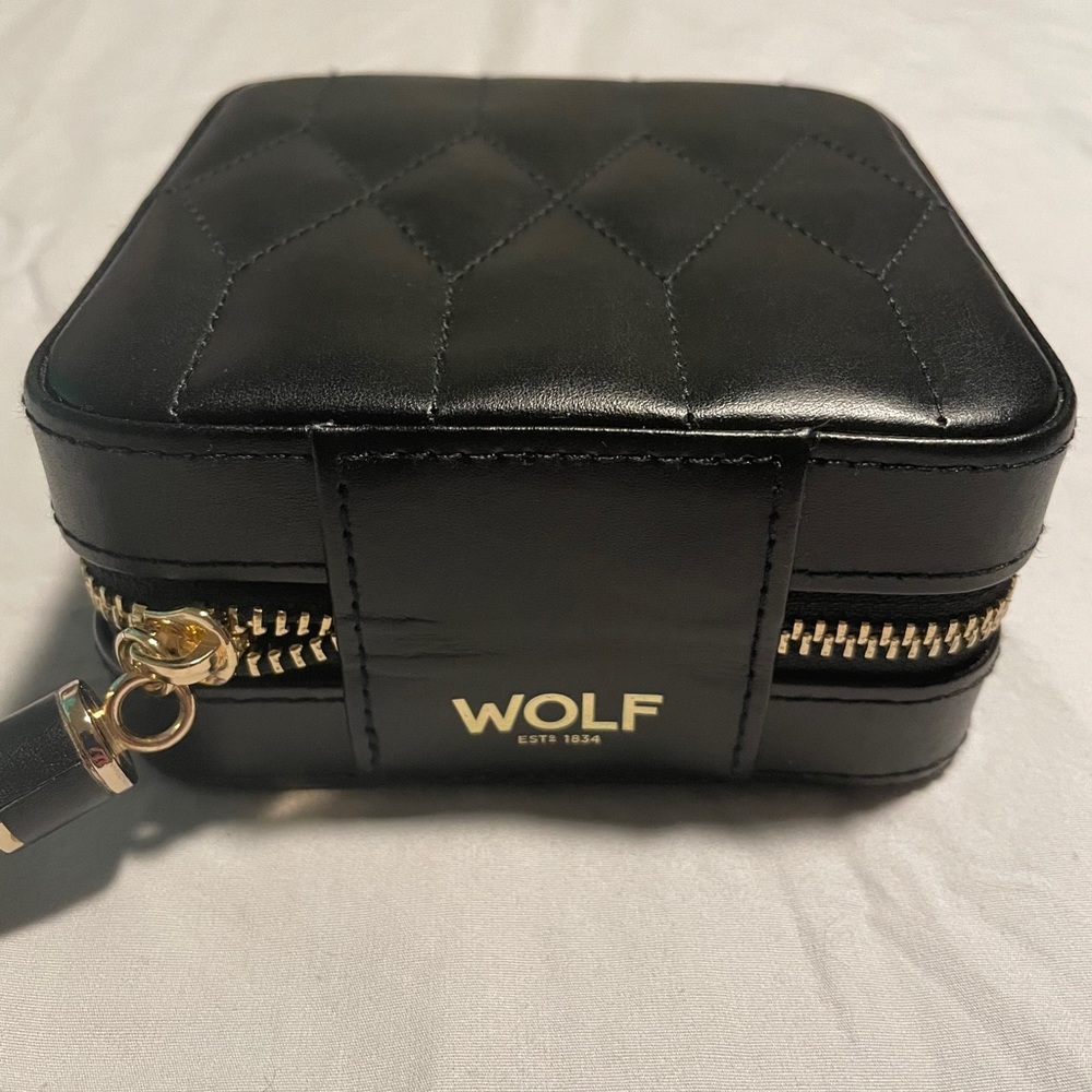 EUC Wolf Black Travel Jewelry box